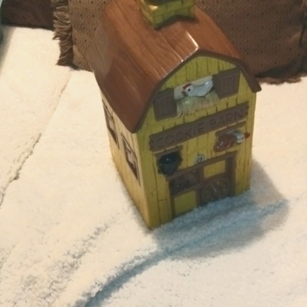Twin Winton Cookie Barn Cookie Jar